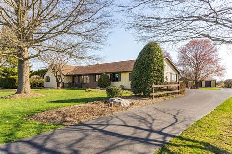 1475 Clay Road Lititz By Kline Kreider Good Auctioneers