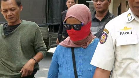 Masriah Pelaku Teror Buang Kotoran Manusia Di Depan Rumah Tetangganya