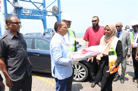 Visite Du Ministre Des Transports Et De La Logistique De La R Publique