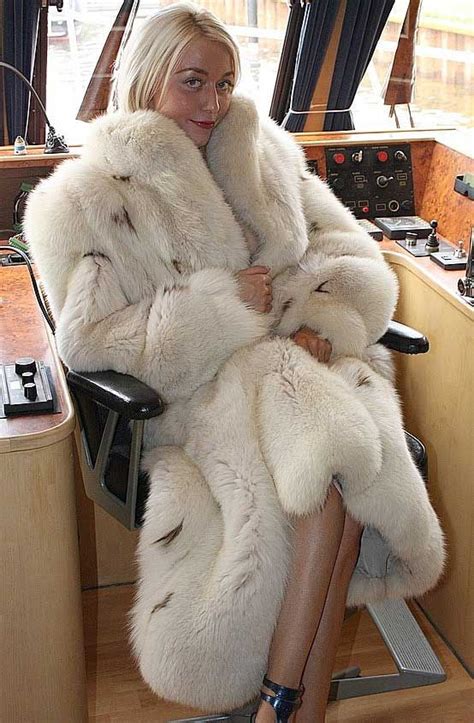 How About A Boat Ride Just Me And My Lovely Thick Fox Fur Fur Coat Fashion Fox Fur Coat