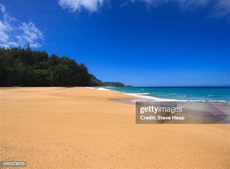 Lumahai Beach Photos and Premium High Res Pictures - Getty Images