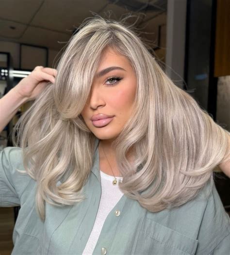 25 Absolutely Gorgeous Ways To Get Blonde Blowout For Your Next Look