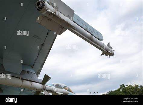 Air to air missiles hi-res stock photography and images - Alamy