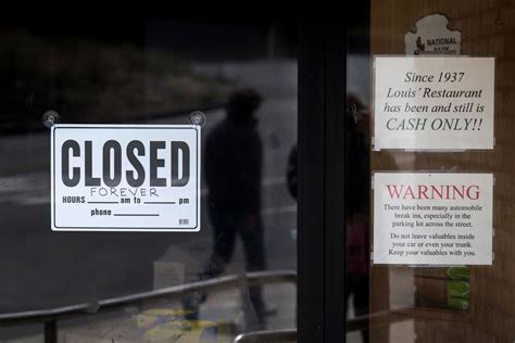 Restaurant Closings Top 110,000 With Industry in ‘Free Fall’ - Bloomberg