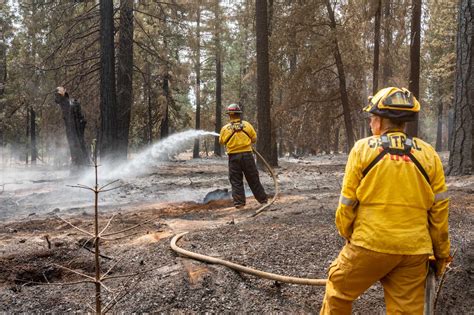 California Fires Live Updates Mosquito Fire Bears Down On Tiny Volcanoville