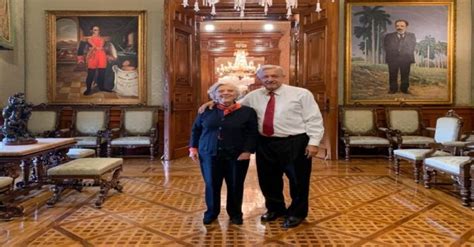 Celebra AMLO entrega de medalla Belisario Domínguez a Elena Poniatowska