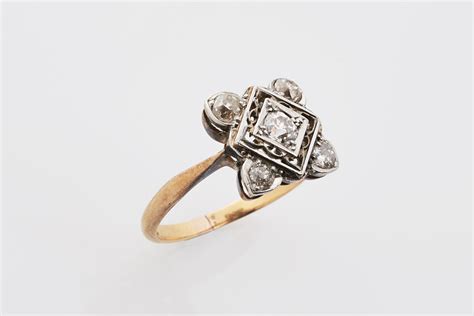 Art Deco Diamond Ring - Shapiro Auctioneers