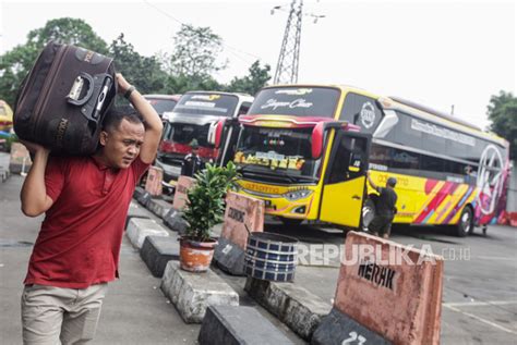 Terminal Kampung Rambutan Mulai Dipadati Pemudik Republika Online