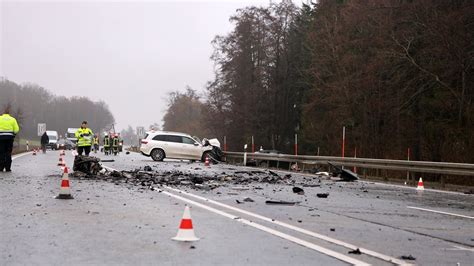 Überholverbot missachtet Drei Menschen sterben bei Unfall NDR de