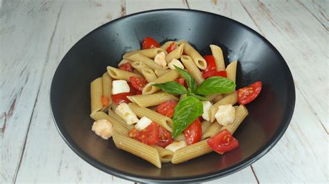 Pasta Con Pomodorini E Mozzarella A Crudo Primo Piatto Leggero