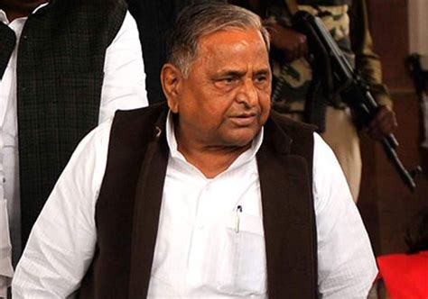 Modi Bachchan Among One Lakh To Attend Mulayam Kin Tilak I Indiatv