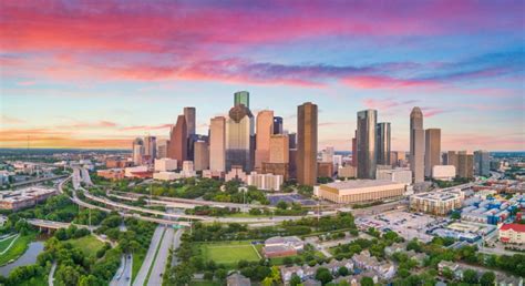 Moving To Houston: Jobs, Neighborhoods, And Things To Do