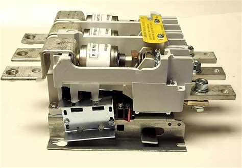 EATON CUTLER HAMMER V201K6CJZ1 V200 V201 Size 6 Vacuum Contactor 120