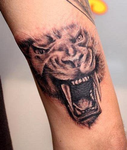 46 best Sabertooth Tiger Tattoo Drawings images on Pinterest | Tattoo ...