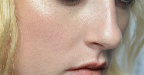 The 7 Best Highlighters For Oily Skin To Give You A Gorgeous Glow That Isnt Greasy