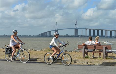 Saint Nazaire La navette vélos pour traverser le plus long pont de