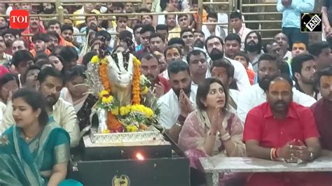 MP: Thousands participate in ‘Bhasma Aarti’ at Mahakaleshwar Temple on ...