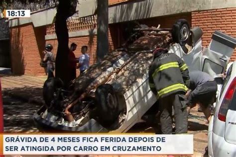 Gr Vida De Meses Fica Ferida Ap S Ser Atingida Por Carro Em