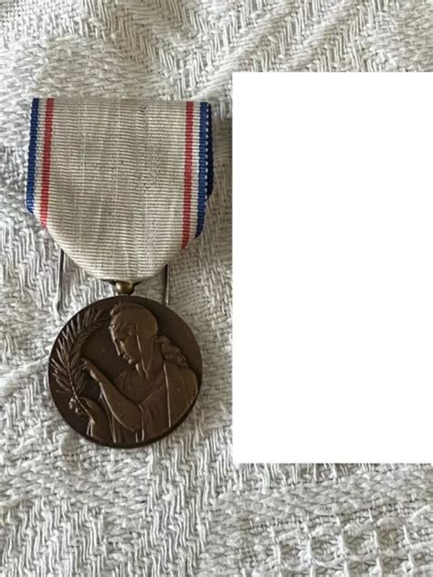 MÉDAILLE MILITAIRE DE la reconnaissance Française 1917 15000 ont été