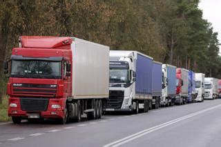 Gigantyczna Kolejka Tir W Na Granicy Bia Oruskiej Czekaj Ponad