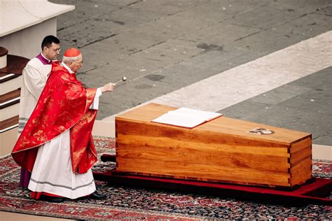 Pogrzeb papieża seniora Benedykta XVI eKAI