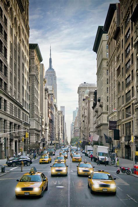 18 Photographs Capture Street Scenes Of New York City