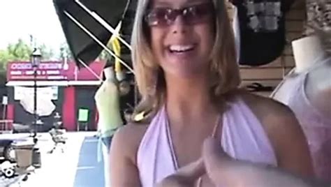 Her First Lesbian Pussy Licked And Dildoing Inside XHamster