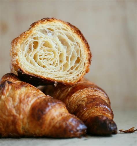 Croissants pains au chocolat au levain liquide et farine complète