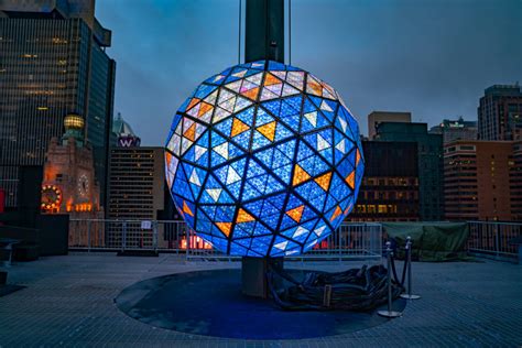 Der ikonische Times Square NYE Ball hat sich zurückgezogen