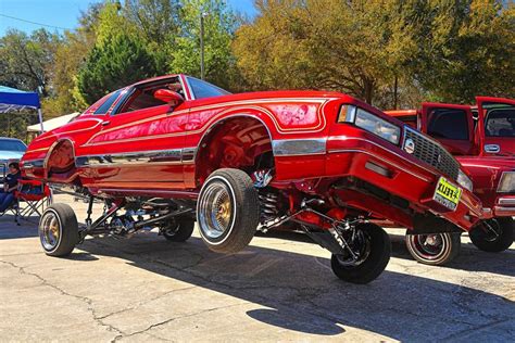 Tiefer geht's nicht - die verrückten Lowrider kennt jeder