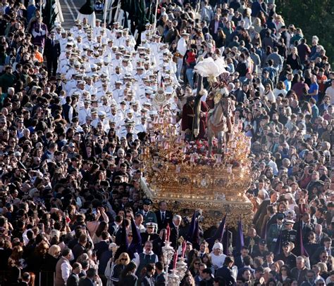 La Esperanza De Triana Convoca A Sus Costaleros Gente De Paz