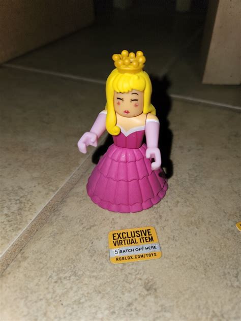 Roblox Series Star Sorority Face Virtual Item Toy Code Only