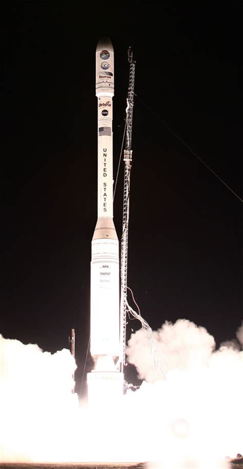 Spaceflight Now Taurus Launch Report Taurus Rocket Launches On Ill