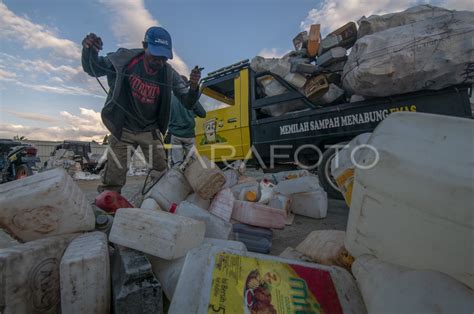 PENGOLAHAN SAMPAH PLASTIK DI PALU ANTARA Foto