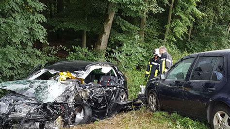 B49 Hessen Vollsperrung Nach Unfall Frau Schwerstverletzt