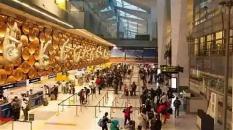 Aviation Ministry Asks Delhi International Airport To Reduce Peak Hour