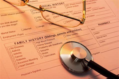 El Paciente Selecciona La Enfermedad En El Historial Médico Foto De