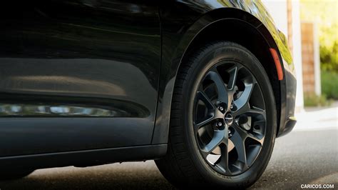 Chrysler Pacifica | 2021MY Limited S AWD | Wheel