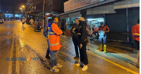 VIDEO Bukit Tinggi Dilanda Banjir Kilat Air Deras BULETIN TV3 Malaysia