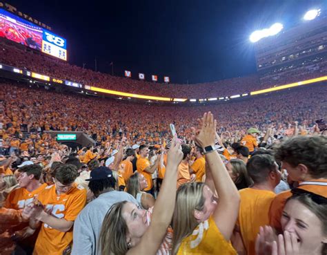 WATCH: Wild celebration unfolds after Tennessee defeats Alabama ...