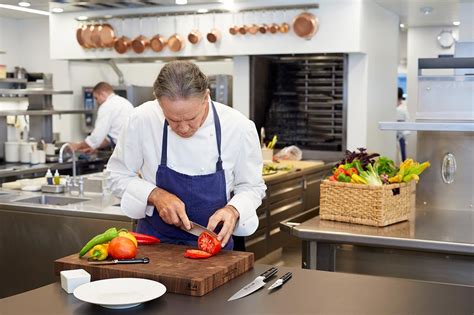 Chef Thomas Keller Uses These Knives In His Michelin Star Kitchen