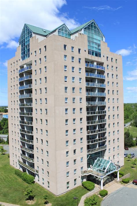 the horizon — Horizon Court