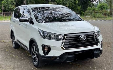 Tak Hanya Pada Tampilan Ini Perbedaan Toyota Kijang Innova V Dengan