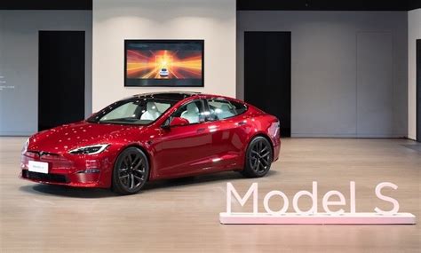 Tesla 全新車色「ultra Red 烈焰紅」台灣亮相 Model S 與 Model X 全台同步開放鑑賞 Go車誌buycartv