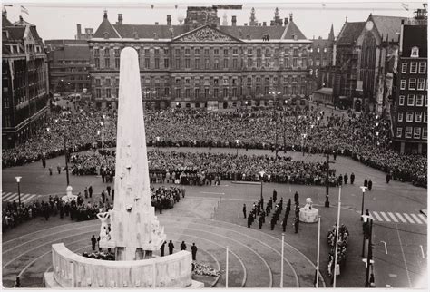 Nationale Dodenherdenking Op De Dam