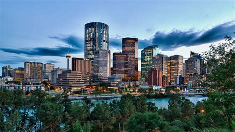 Downtown Calgary Hotels with Spa and Pool | Hyatt Regency Calgary