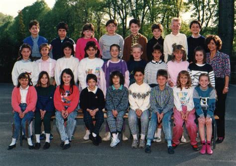 Photo De Classe CM2 De 1988 ECOLE ROMAIN ROLLAND Copains D Avant