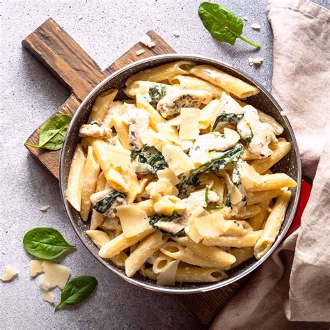 Romige Spinazie Kipfilet Met Pasta Tastelistbe