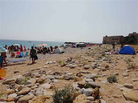 Divieti Ignorati A Ferragosto Spiagge Affollate E Niente