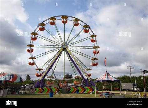 Fairgrounds Attractions Hi Res Stock Photography And Images Alamy